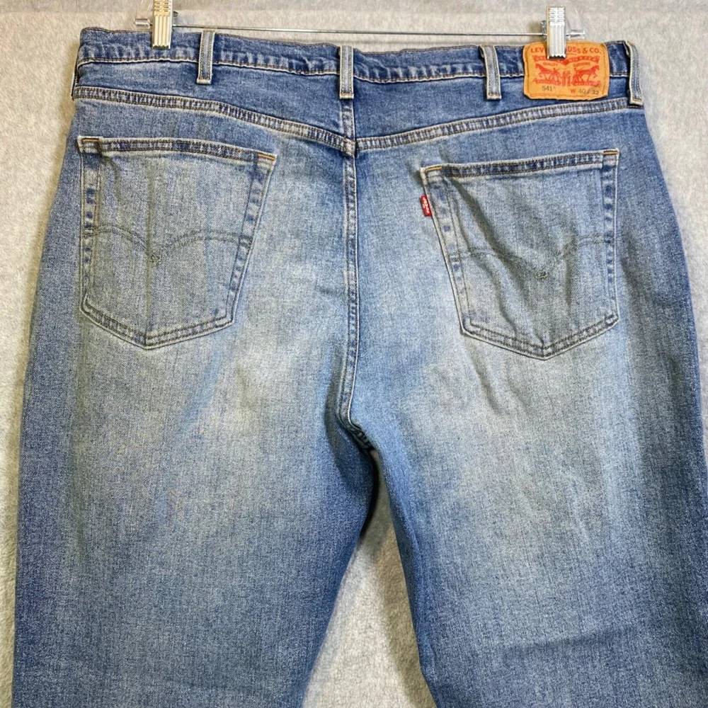 Levi's 541 Athletic Taper Jeans Men's 40x32 Medium Wash Denim Classic Fit EUC